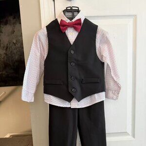 Calvin Klein Toddler (3T) Boy Suit Set (4pcs)